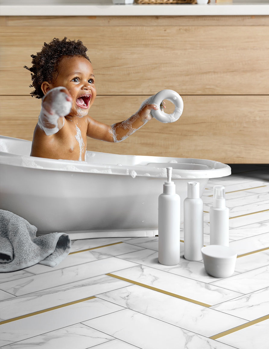 Baby taking bath | UCX